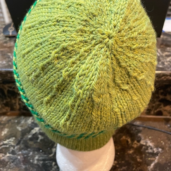 UNISEX Handcrafted knit bucket style stylish toque. Perfect for a guy or girl- - Picture 3 of 7